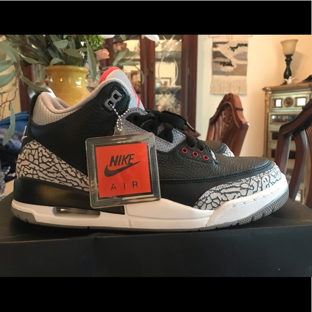 Air Jordan retro 3 OG black cement size 10.5